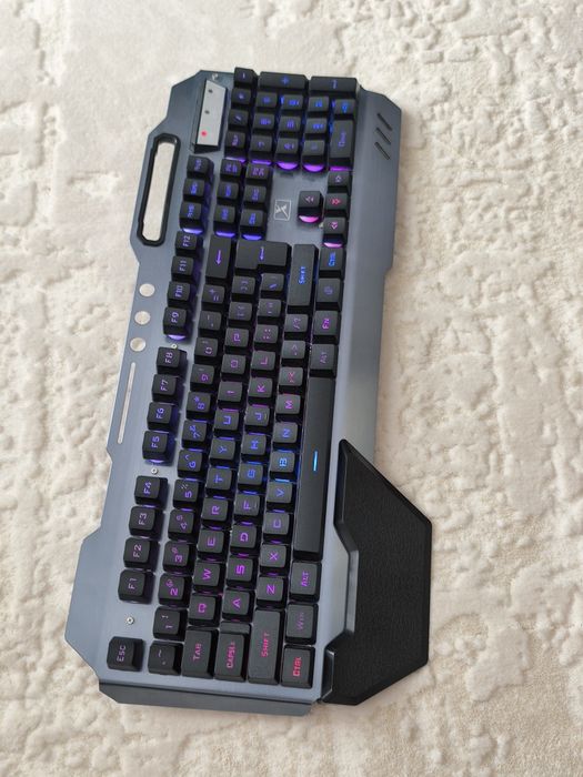 Tastatura mecanica si mause gaming