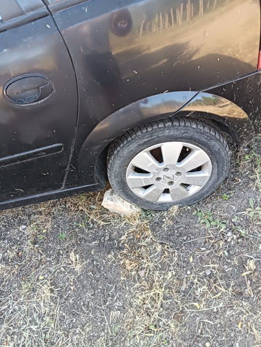 Опел Мерива на части