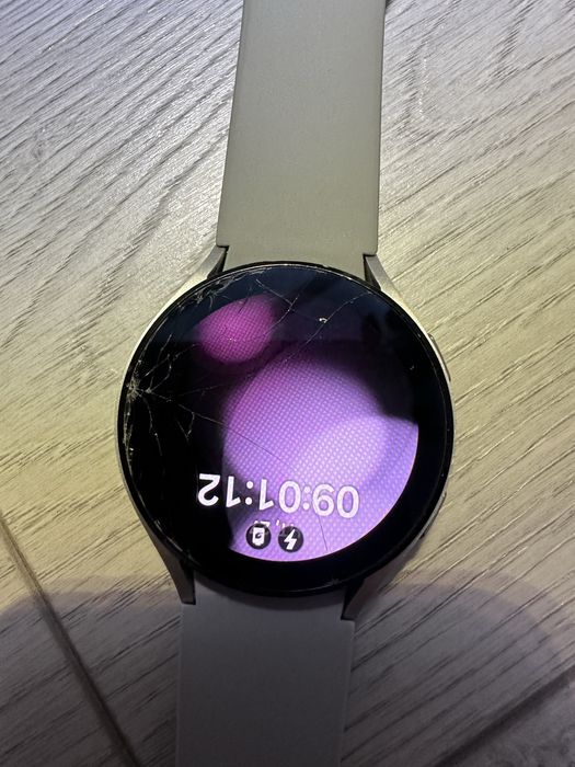 Продам часы samsung watch 4 44mm.