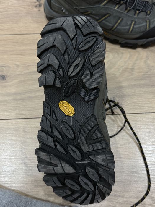 Зимние трекинговые ботинки Merrell