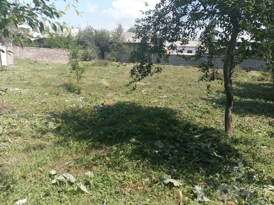 Yer sotiladi 12 sotix narxini kelishamiz