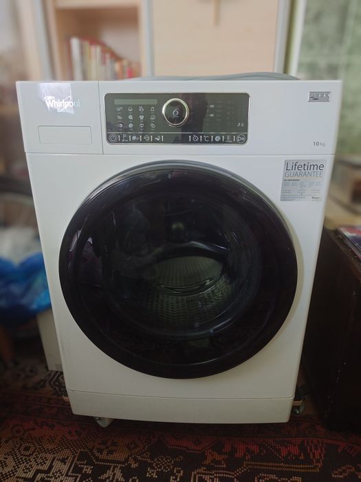 Продавам пералня Уиирпул