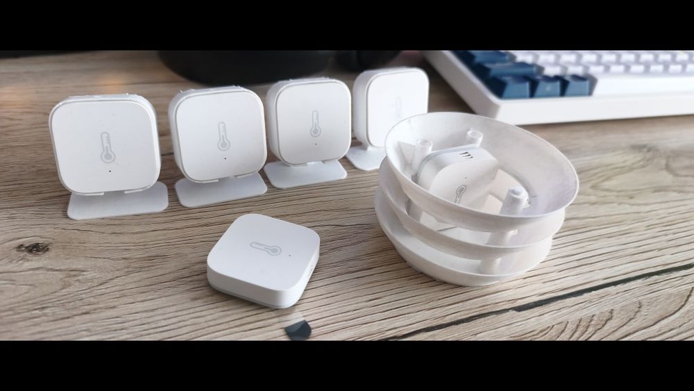 6 бр. Aqara Temperature & Humidity Sensor + 3D стойки и външен корпус