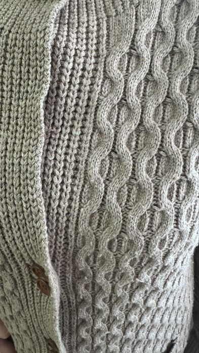 Кардиган вязаный