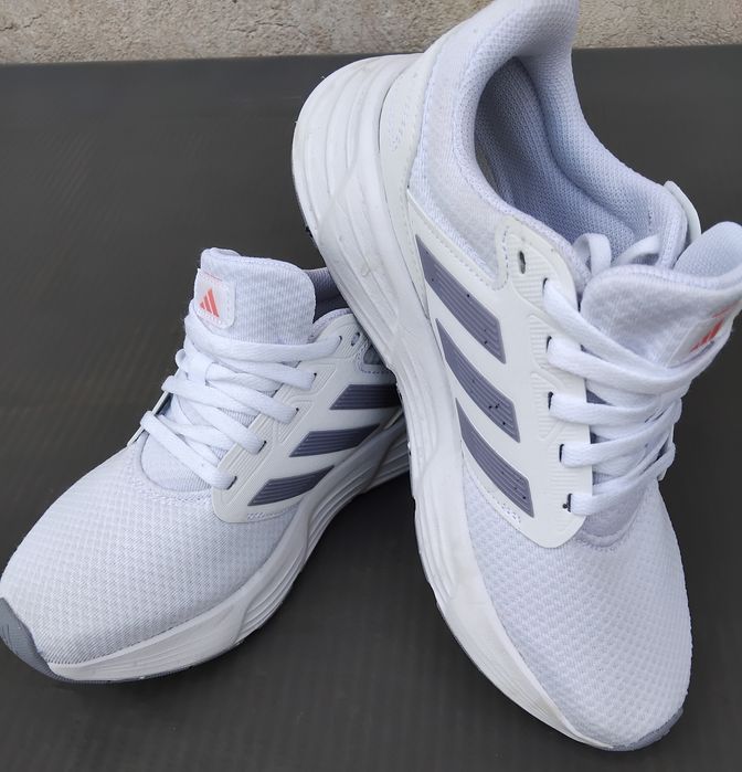 Бели унисекс маратонки