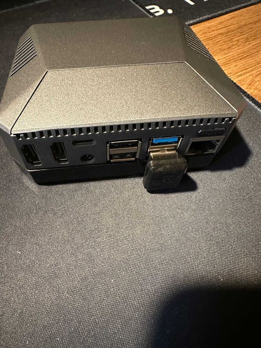 Raspberry Pi 4 8GB + Argon ONE V2 Case + incarcator