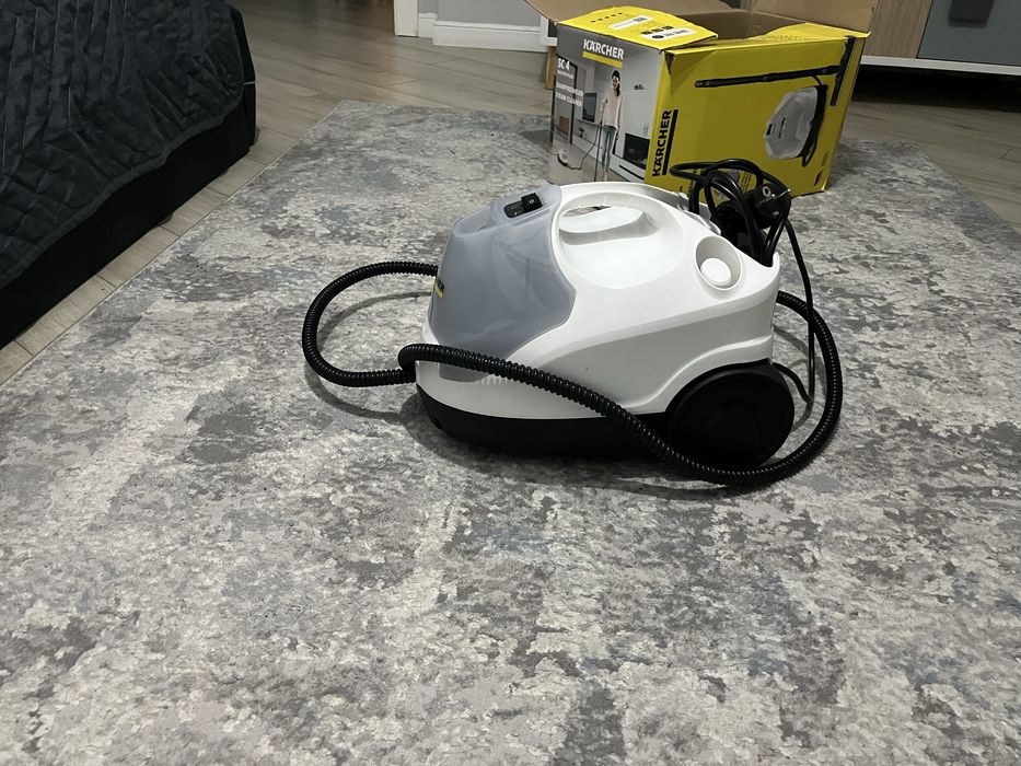 Продам пароочиститель Kärcher SC 4 EasyFix Plus