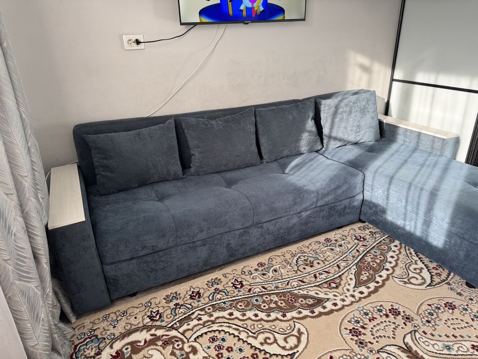 Срочно продаю диван