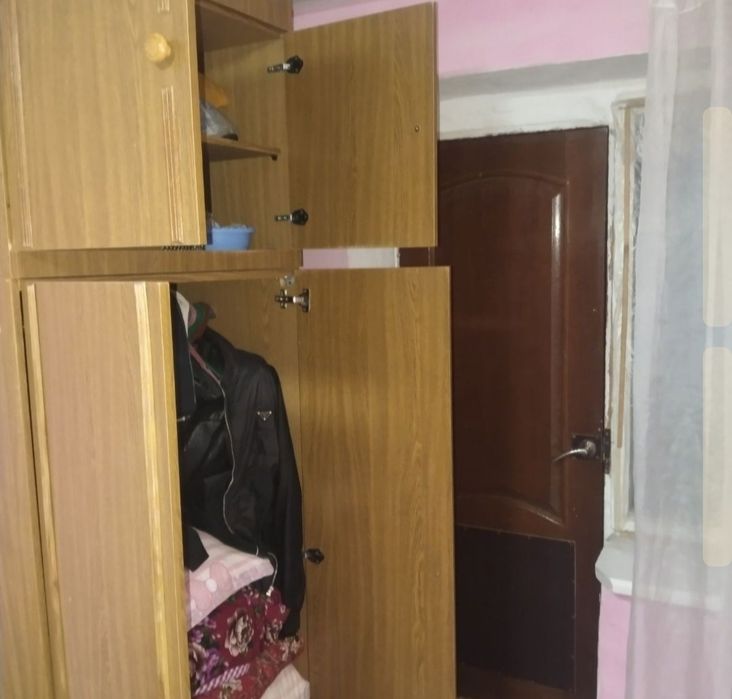 Продам шифонер и прихочка
