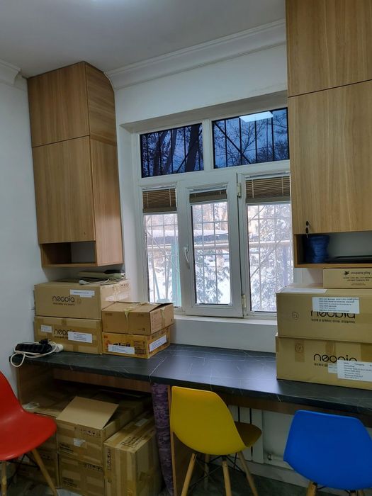 Продаётся  офис метро Мирзо Улугбек