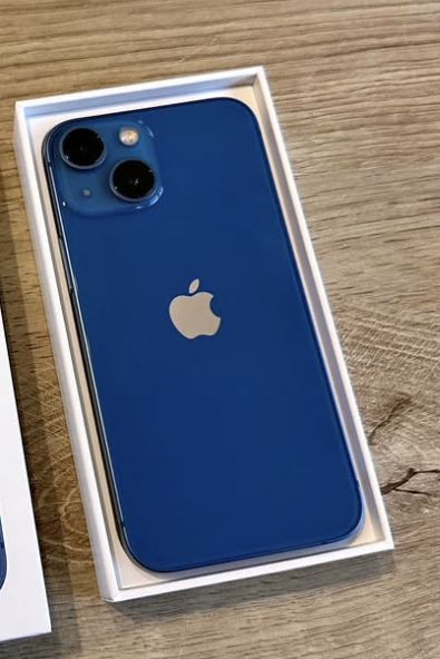 Vând Iphone 13 Mini   Impecabil