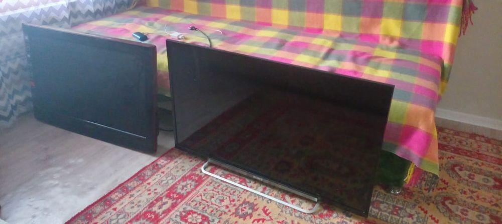 Продам два телевизора на запчасти