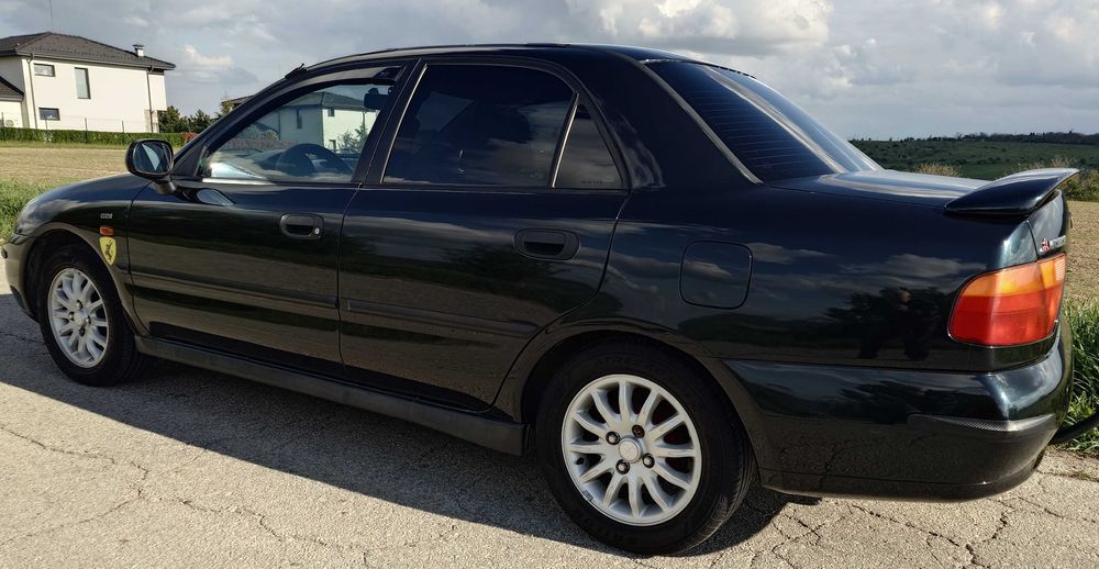 Продавам автомобил Mitsubishi Carisma