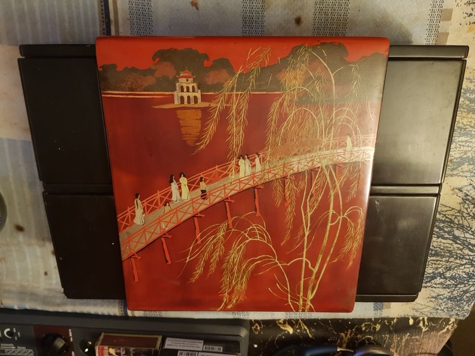 Стара ръчно рисувана кутия за бижута