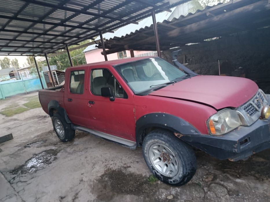 Nissan pickup 2003