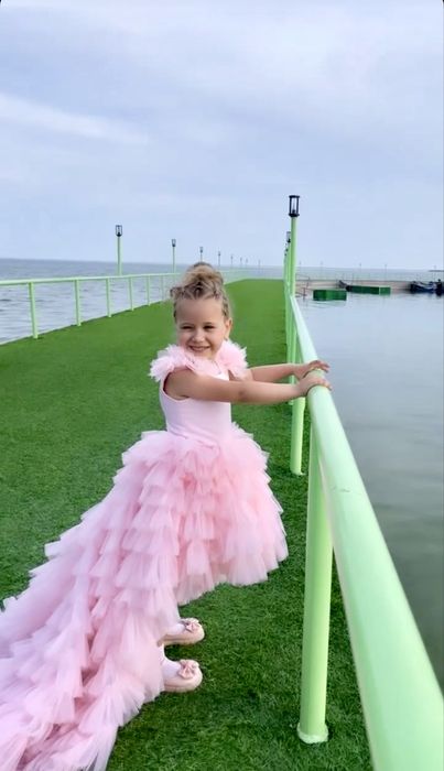 Платье с шлейфом