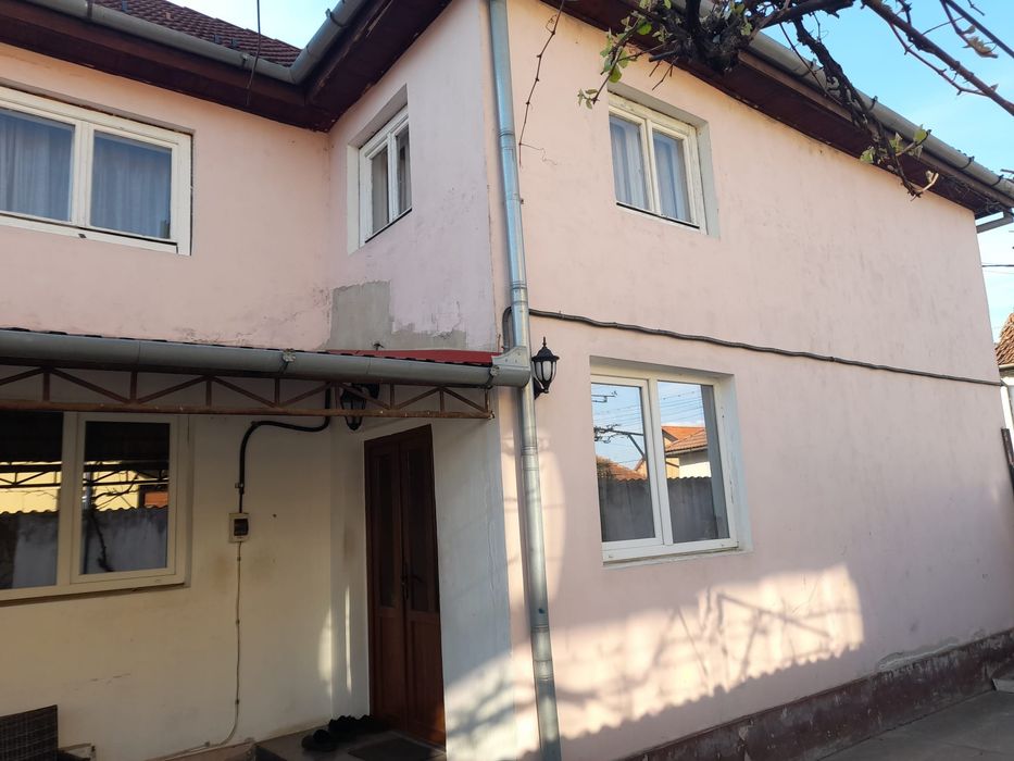 Casă spațioasă P+1 de vânzare în Caransebeș – Valea Cenchi, Str. Râul Alb nr. 15B