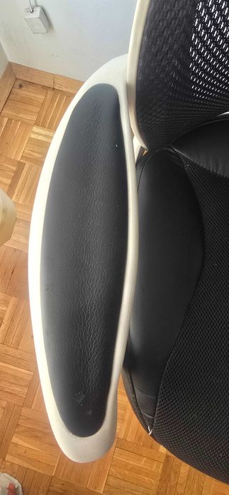 Работен стол Mistik Black, дамаска и меш, черно и бяло, с механизъм