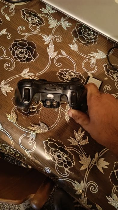 Vând maneta Xbox 360