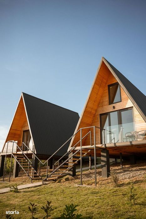 Complex turistic, format din 5 case de vacanța, Băile 1 Mai