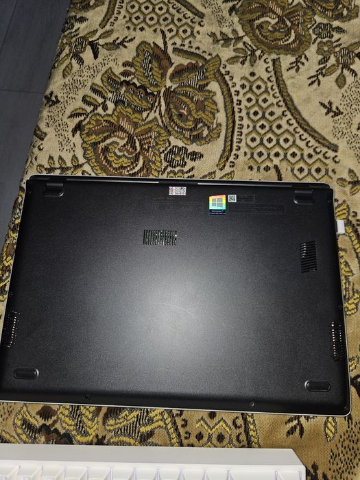 Laptop Asus vivobook s14