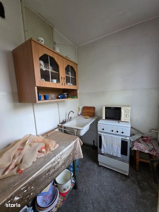 3 camere, etaj 2, zona semicentrală, balcon, termopan