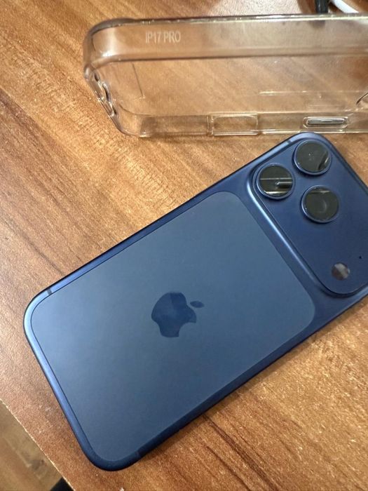 Продам Айфон 17про