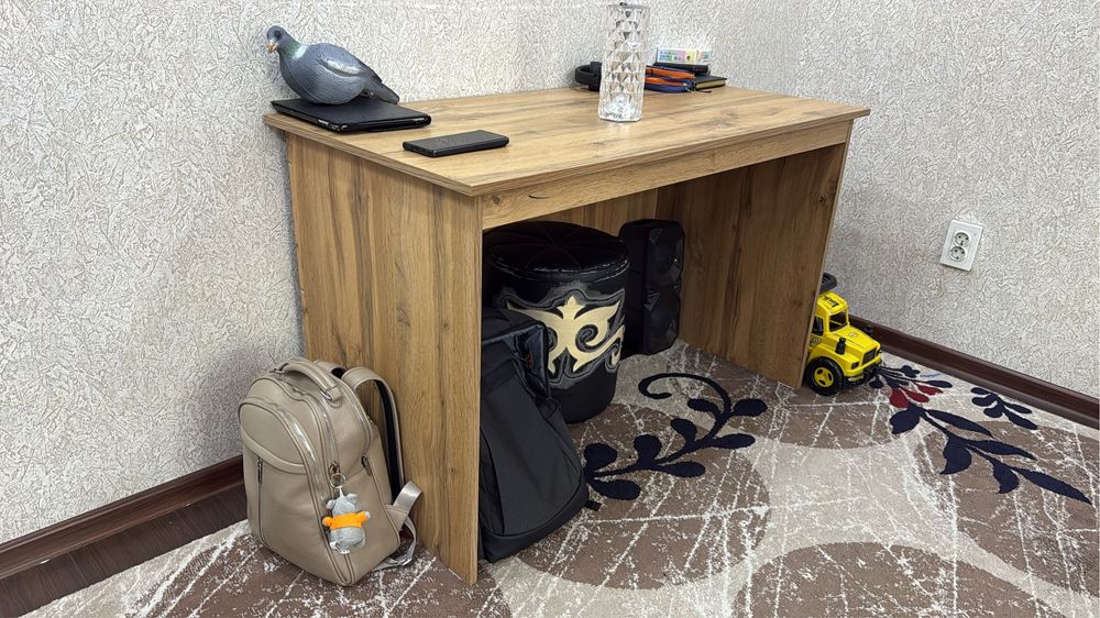 Продаю офисные столы 3 штуки