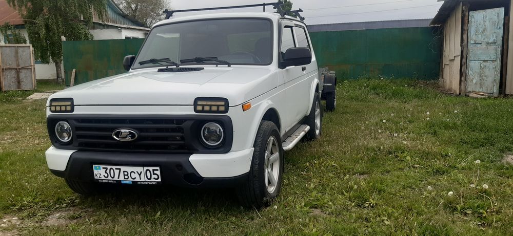 Нива урбан 2017. С прицепом