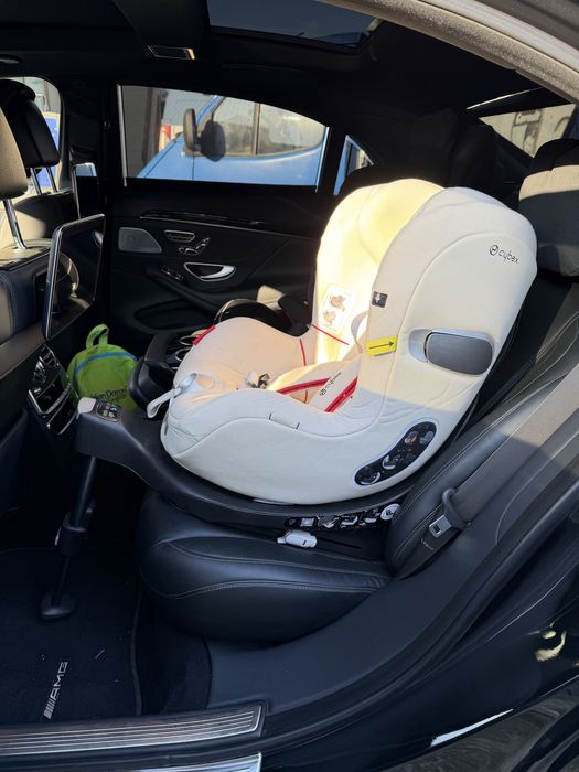 Детско столче за кола + база Cybex Ferrari