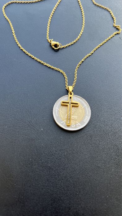 Елегантно кръстче от медицинска стомана, имитация на злато