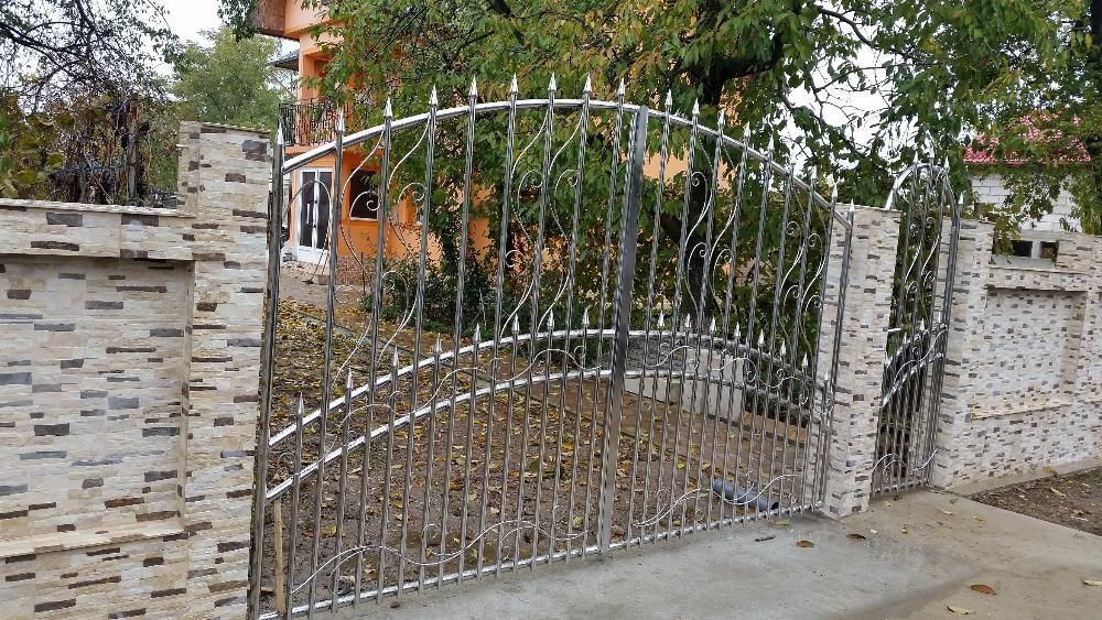 Confectionez Balustrade Garduri Si Porti Din Inox Sau Fier