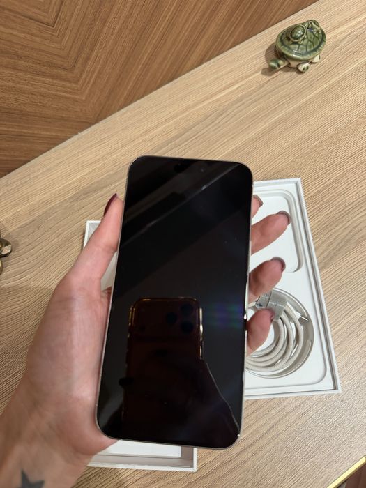 Продам Iphone 15 pro Max 256 гб