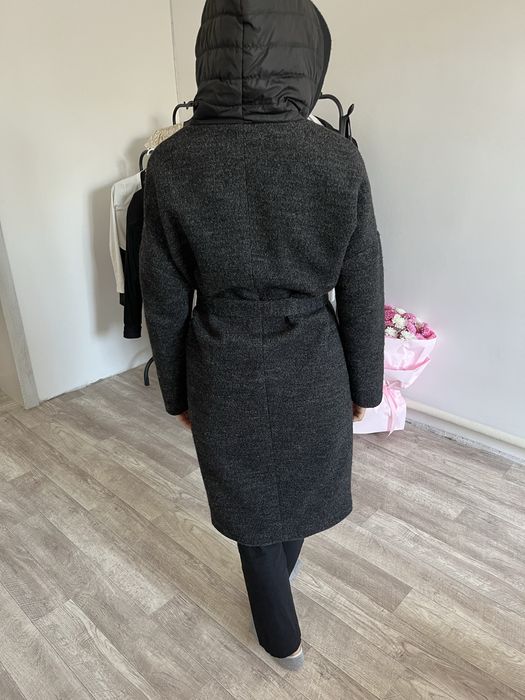 Продам пальто б/у в отличном состоянии.