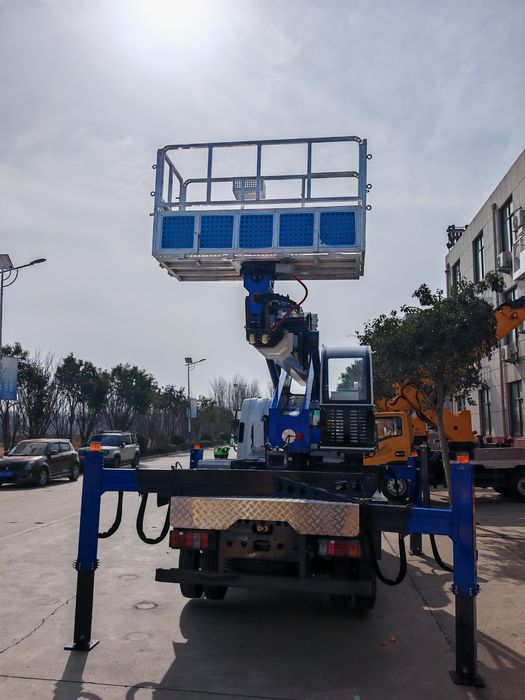 Продам автовышку