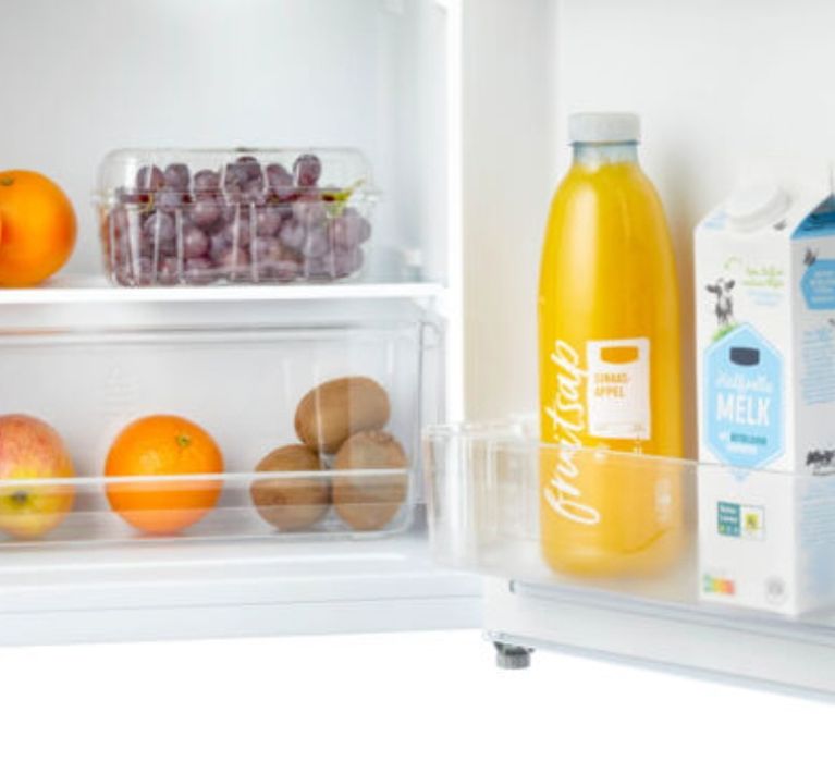 Нов !!!  Свободно стоящ Хладилник Tomado TLT4702W