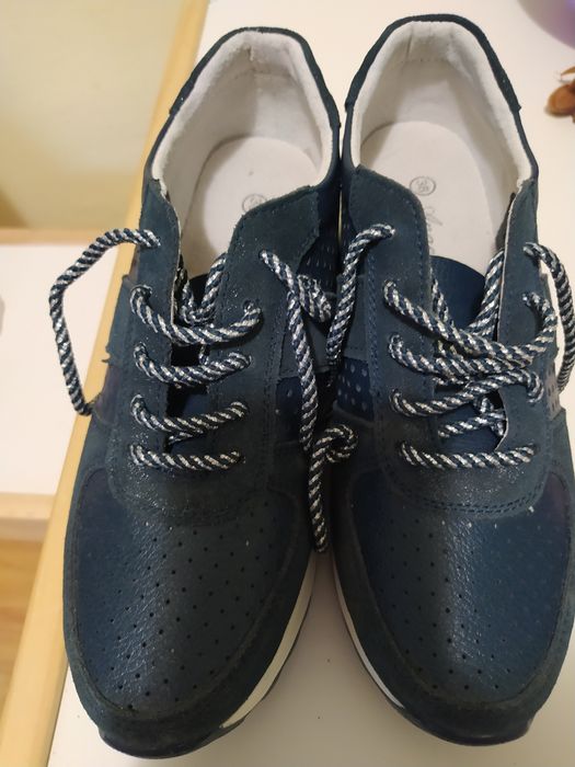 Pantofi din piele