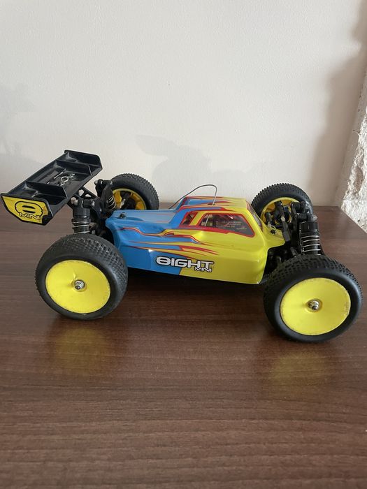 Buggy RC Losi Mini 8IGHT 1/14 4WD Brushless - Fără Telecomandă