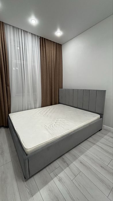 Двухспальная кровать б/у