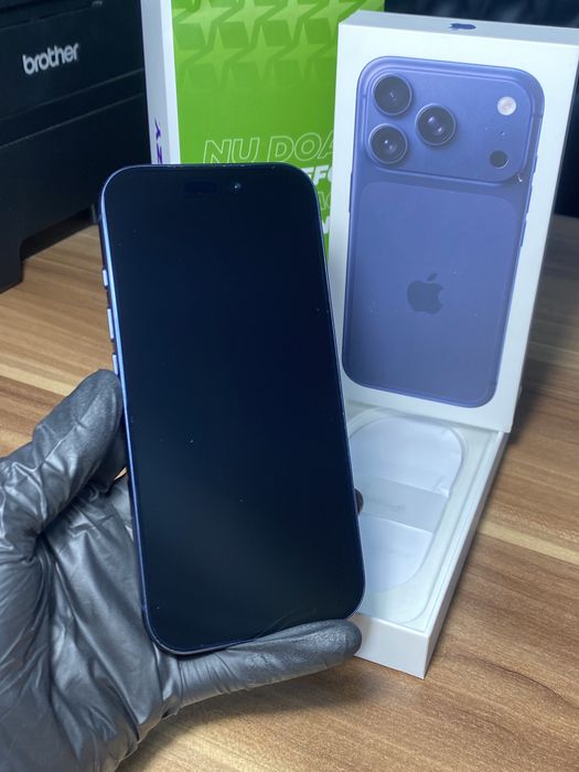 iPhone 17 Pro • 256 GB • Deep Blue