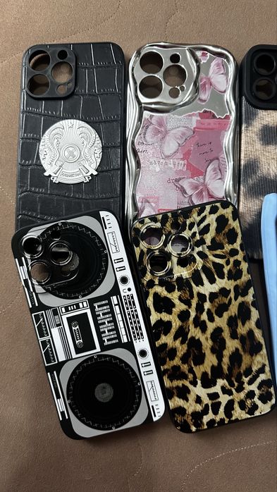 Продам чехлы на 14 про мах