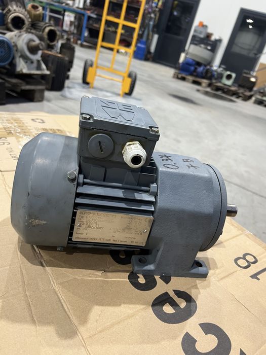 Нов мотор-редуктор SEW 0.37kW 78оборота