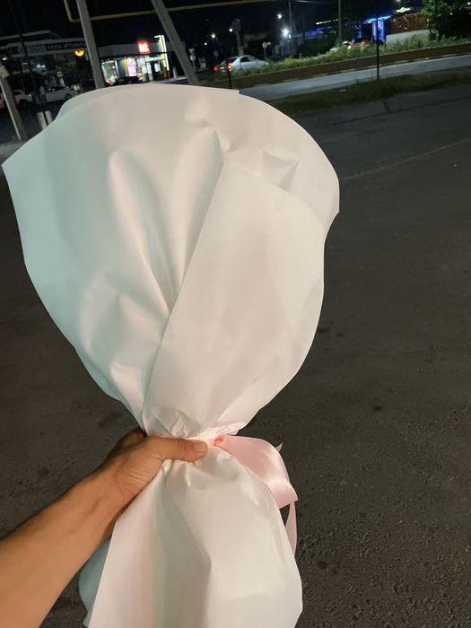 Букет свежи енді сатып алынған