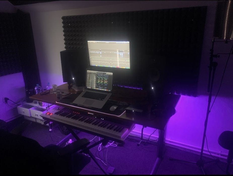 Lecții de pian cu pianist profesionist - Pentru copii, adulți și viitori muzicieni
