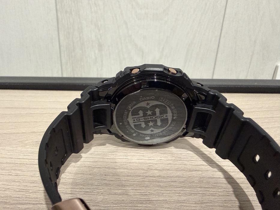 Продам часы Casio DW-5030C-1