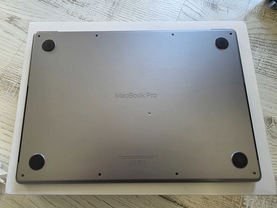 Macbook Pro M2 Pro 32GB / 512GB