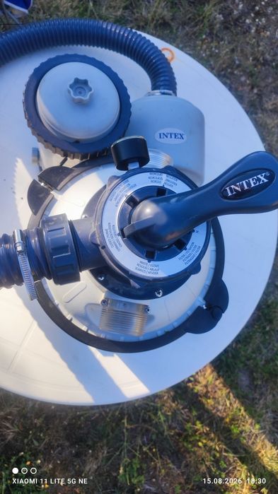 Помпа с пясъчен филтър Intex за басейн