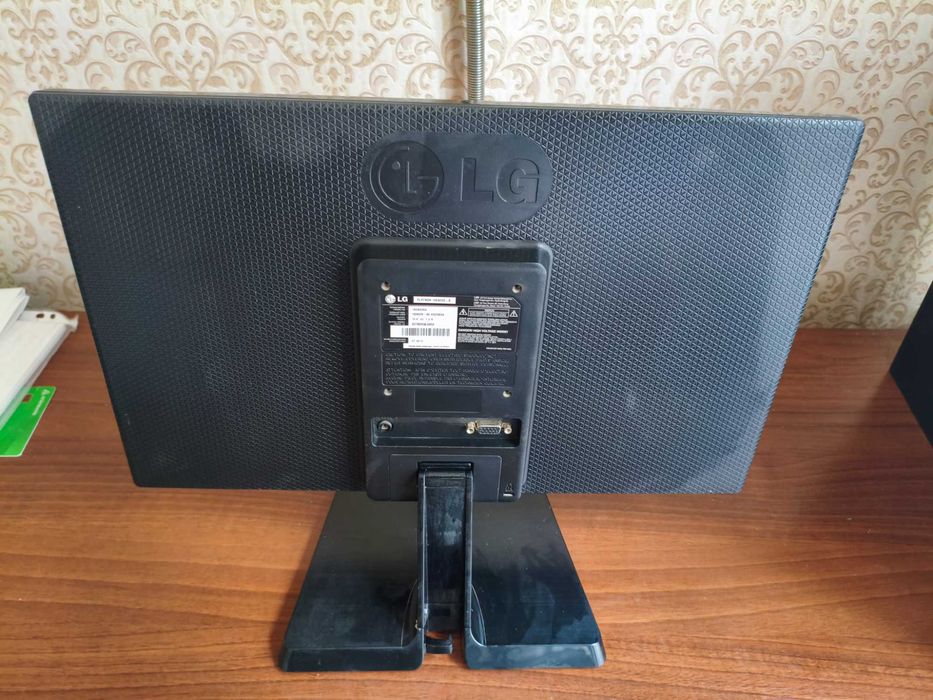 Б/У монитор от LG