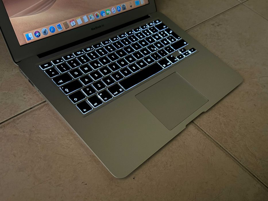 13.3' Core i5 Apple MacBook Air Mid 2017 8GB RAM/256GB SSD/Бат 5ч