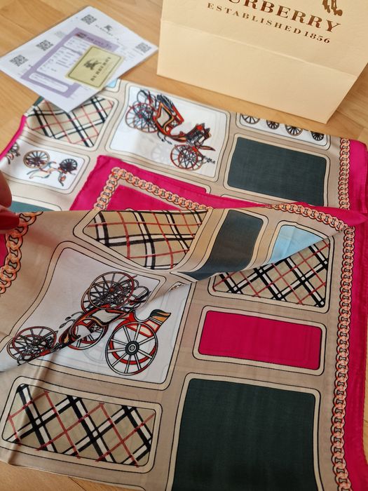 Esarfa matase Burbbery/Italia, saculet, etichetă